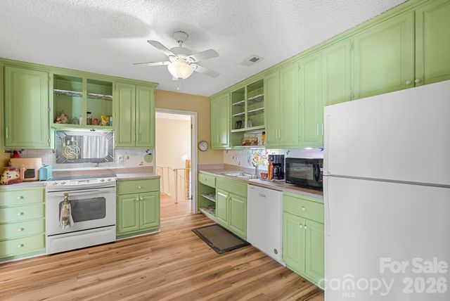 33 Fairfield Drive, Candler, NC 28715