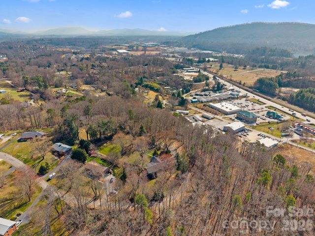 33 Fairfield Drive, Candler, NC 28715