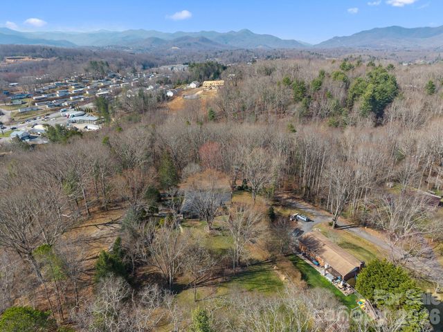 33 Fairfield Drive, Candler, NC 28715