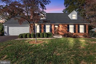 52 FAIRWAY DR, Camp Hill, PA 17011