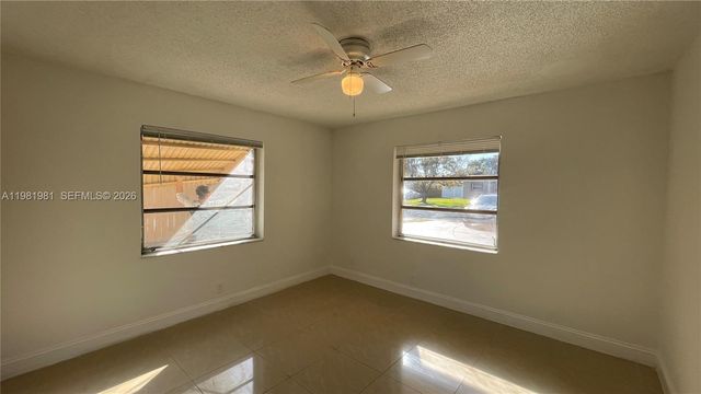 621 NW 38th Pl, Deerfield Beach, FL 33064