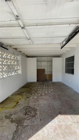 621 NW 38th Pl, Deerfield Beach, FL 33064