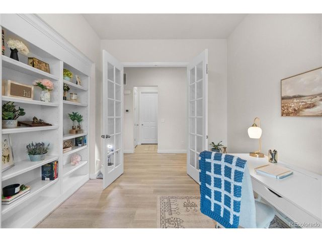 32 N Jackson Gap Way, Aurora, CO 80018