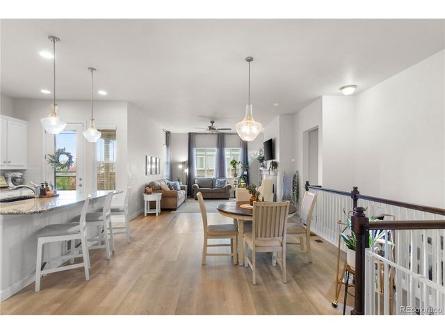 32 N Jackson Gap Way, Aurora, CO 80018