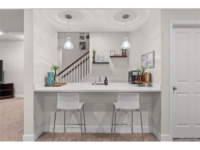 32 N Jackson Gap Way, Aurora, CO 80018