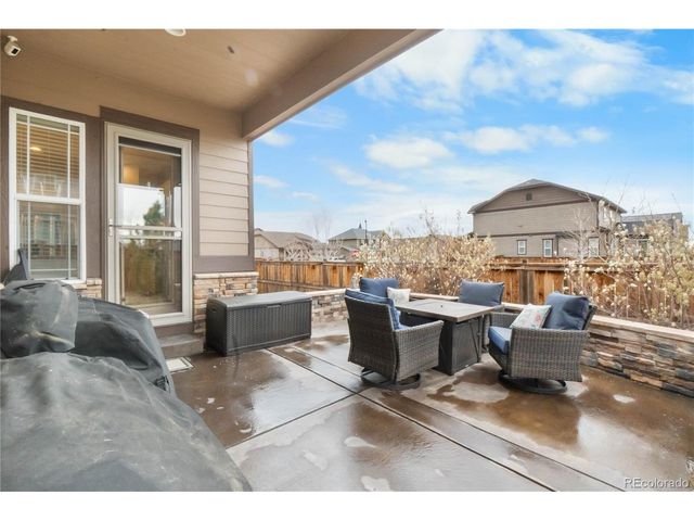 32 N Jackson Gap Way, Aurora, CO 80018