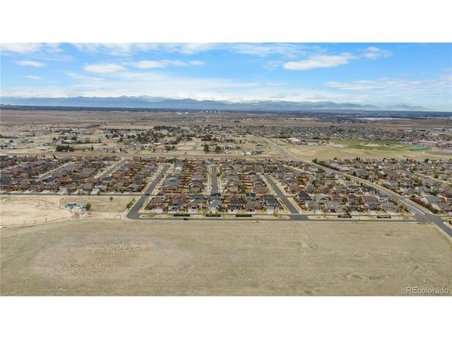 32 N Jackson Gap Way, Aurora, CO 80018