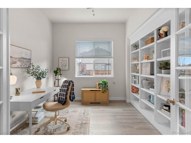 32 N Jackson Gap Way, Aurora, CO 80018