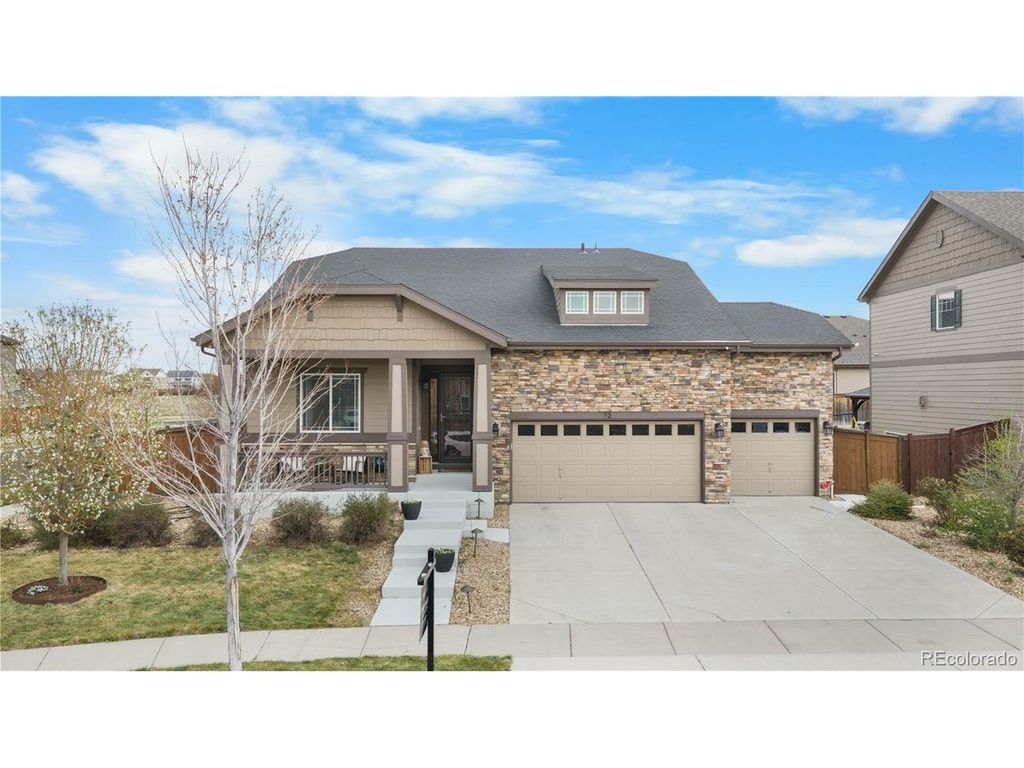 32 N Jackson Gap Way, Aurora, CO 80018