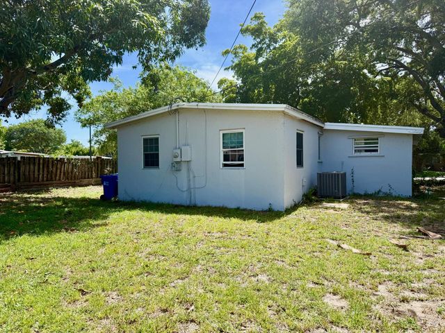 4520 NE 16TH Avenue, Pompano Beach, FL 33064