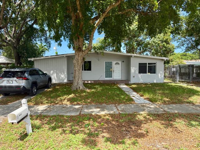 4520 NE 16TH Avenue, Pompano Beach, FL 33064