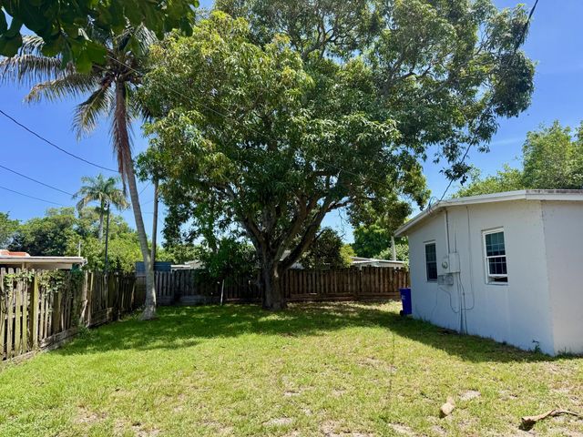 4520 NE 16TH Avenue, Pompano Beach, FL 33064