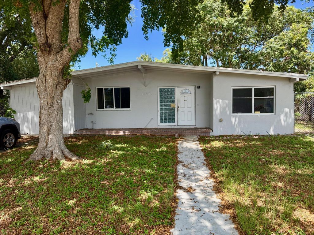 4520 NE 16TH Avenue, Pompano Beach, FL 33064