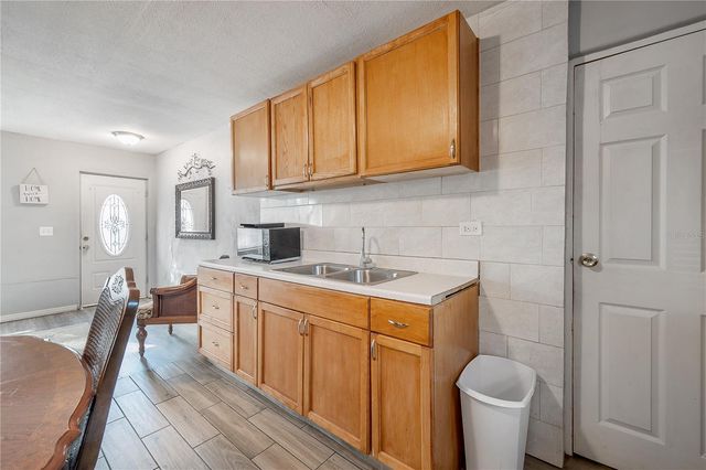 1402 E 28TH AVENUE, Tampa, FL 33605