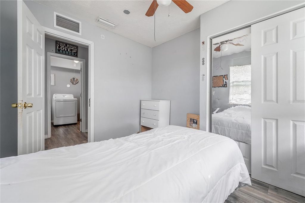 Image 27 of property listing at 1402 E 28TH AVENUE, Tampa, FL 33605