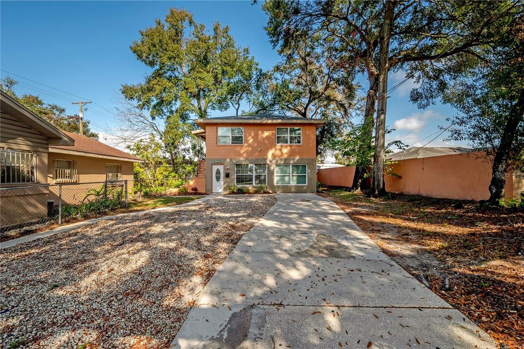 Image 31 of property listing at 1402 E 28TH AVENUE, Tampa, FL 33605