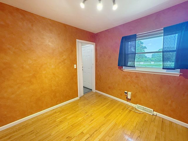 346 W 32nd Street, Davenport, IA 52803
