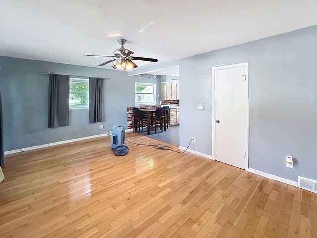 346 W 32nd Street, Davenport, IA 52803