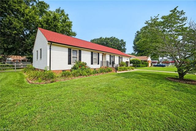 808 Rutherford DR, Chesapeake, VA 23322