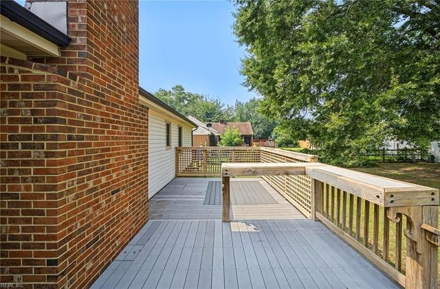 808 Rutherford DR, Chesapeake, VA 23322