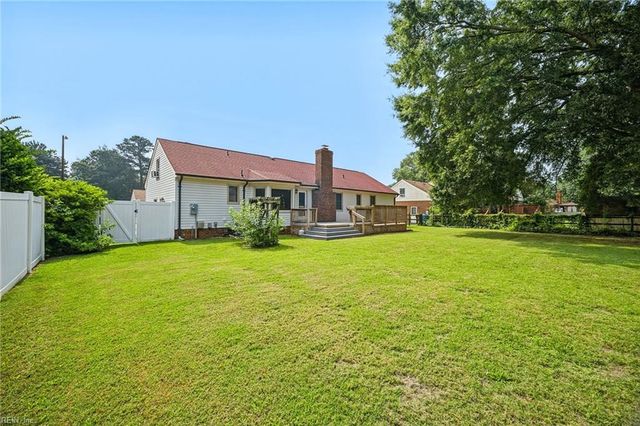 808 Rutherford DR, Chesapeake, VA 23322