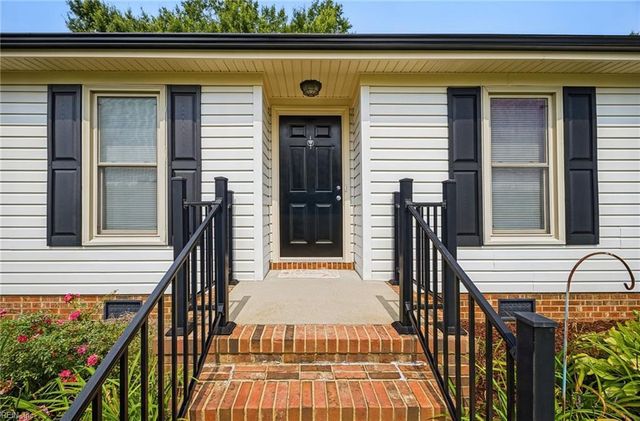 808 Rutherford DR, Chesapeake, VA 23322