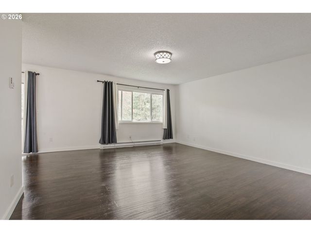 11355 Sw SPRINGWOOD Dr, Portland, OR 97223