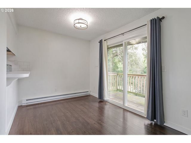 11355 Sw SPRINGWOOD Dr, Portland, OR 97223