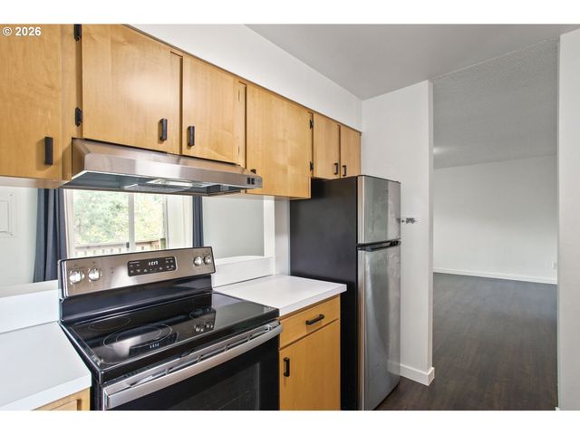 11355 Sw SPRINGWOOD Dr, Portland, OR 97223