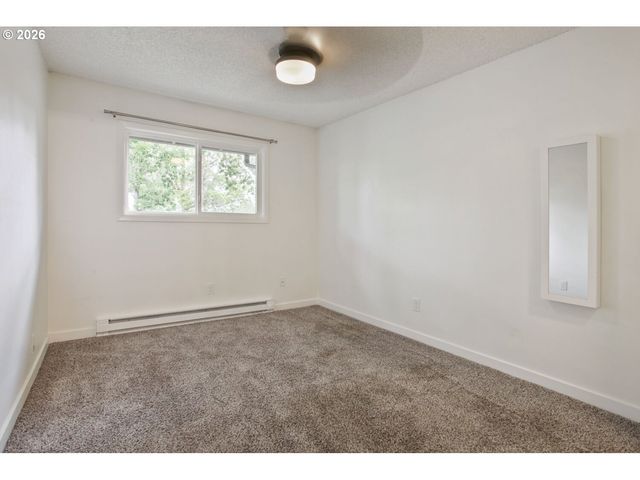 11355 Sw SPRINGWOOD Dr, Portland, OR 97223