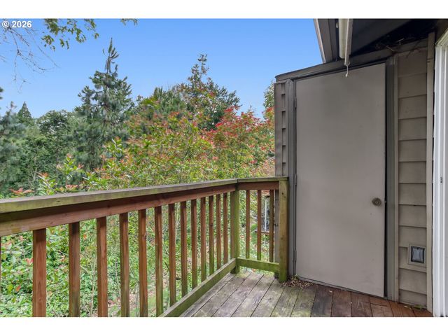 11355 Sw SPRINGWOOD Dr, Portland, OR 97223