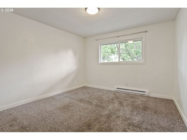 11355 Sw SPRINGWOOD Dr, Portland, OR 97223