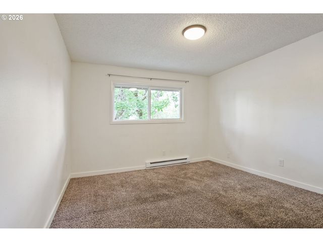 11355 Sw SPRINGWOOD Dr, Portland, OR 97223