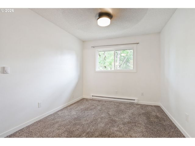 11355 Sw SPRINGWOOD Dr, Portland, OR 97223
