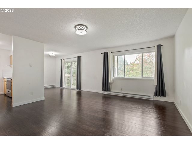 11355 Sw SPRINGWOOD Dr, Portland, OR 97223
