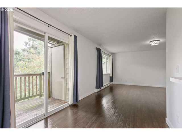 11355 Sw SPRINGWOOD Dr, Portland, OR 97223