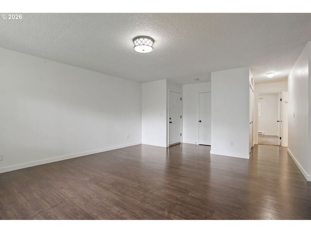 11355 Sw SPRINGWOOD Dr, Portland, OR 97223