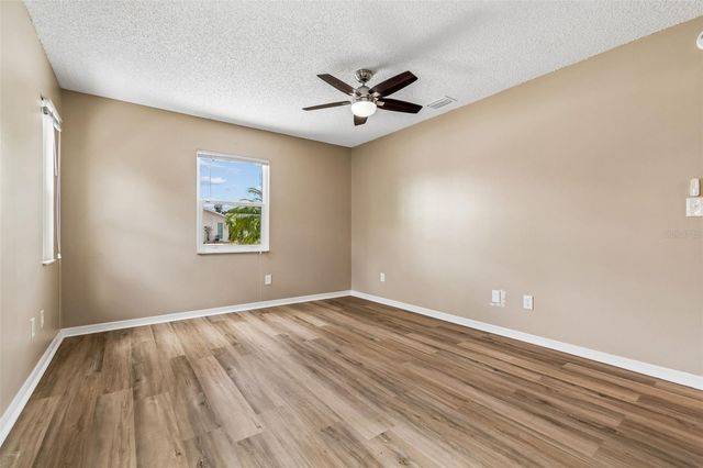 209 GENET COURT, Sun City Center, FL 33573