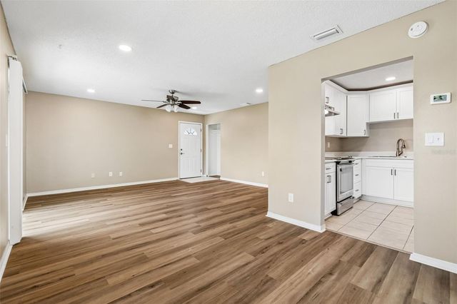 209 GENET COURT, Sun City Center, FL 33573