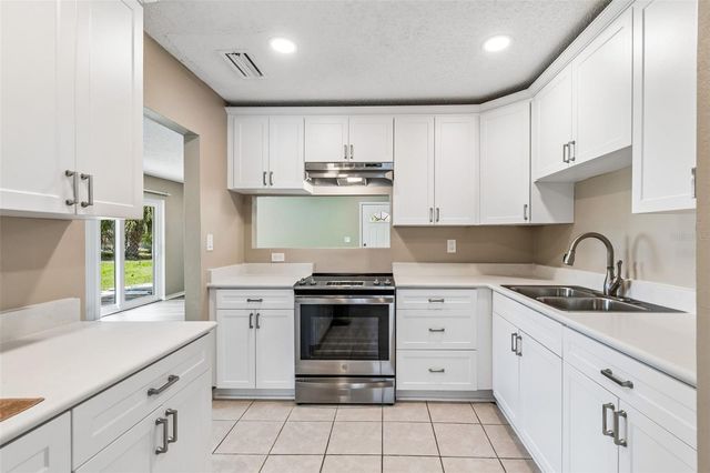 209 GENET COURT, Sun City Center, FL 33573