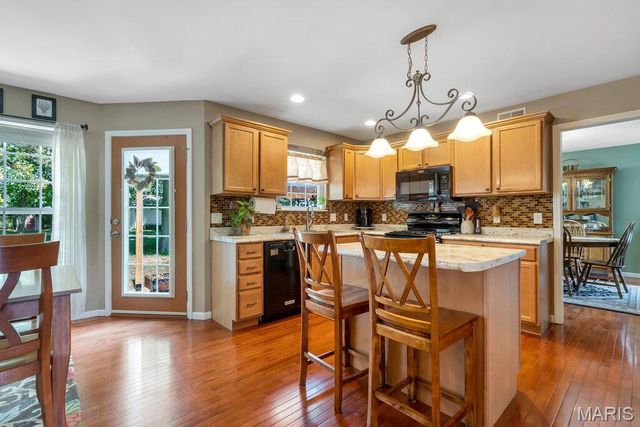 4901 Red Oak Drive, Waterloo, IL 62298