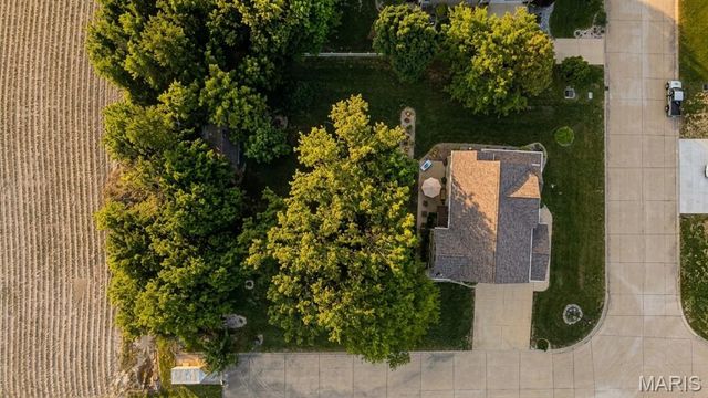 4901 Red Oak Drive, Waterloo, IL 62298