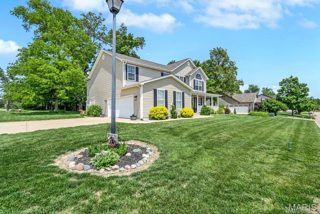 4901 Red Oak Drive, Waterloo, IL 62298