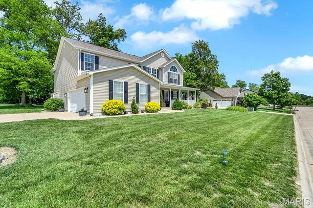 4901 Red Oak Drive, Waterloo, IL 62298