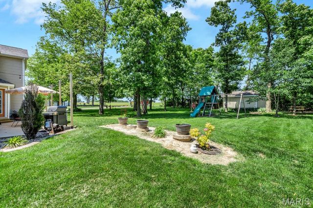 4901 Red Oak Drive, Waterloo, IL 62298