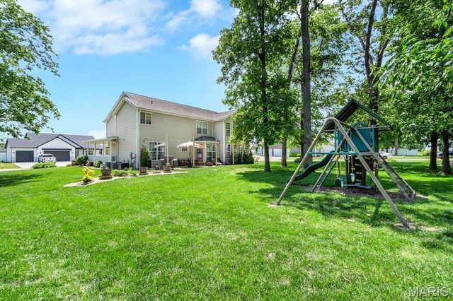 4901 Red Oak Drive, Waterloo, IL 62298