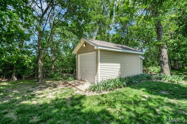 4901 Red Oak Drive, Waterloo, IL 62298