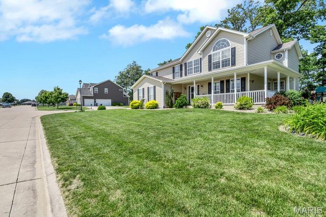 4901 Red Oak Drive, Waterloo, IL 62298