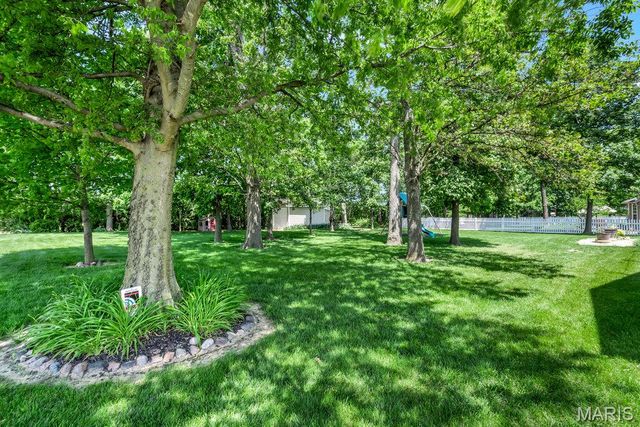 4901 Red Oak Drive, Waterloo, IL 62298