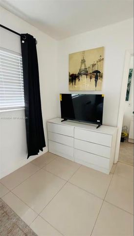 119 SE 9th St 12, Hallandale Beach, FL 33009